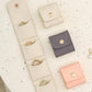 🌸Bolsa de almacenamiento de joyas con compartimento portátil 🔥 COMPRA 2 OBTÉN 1 GRATIS📿