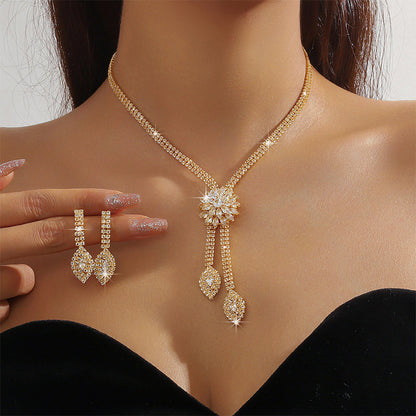 🎉 2026 Sale — Over 76,000 Sold! 💎 Women's Zircon Flower Necklace Earrings Set – Coordinated Two-Piece ✨