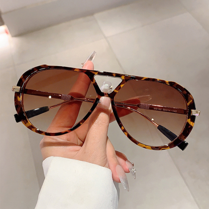 🕶️ 2026 Sale — Over 67,000 Sold!🔥Retro Leopard Print Frame Sunglasses